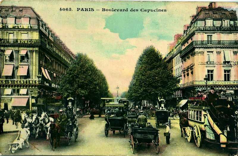 Old postcard, without publisher's mention, N°4065 Paris: Boulevard des Capucines, you can see the many modes of transport used at the time