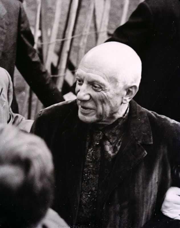 Pablo Picasso photographed in 1953 by Paolo Monti during an exhibition at Palazzo Reale in Milan (© Paolo Monti, CC BY-SA 4.0)